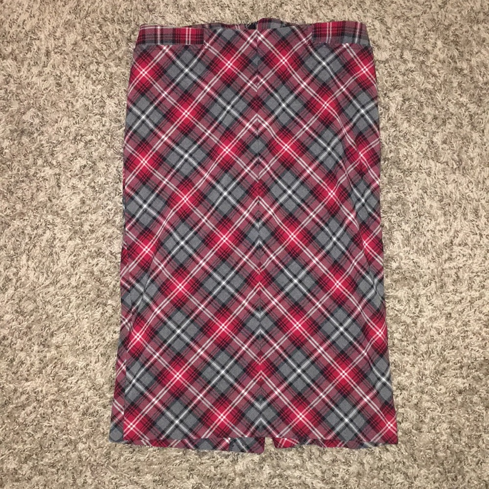 Plaid pencil skirt
